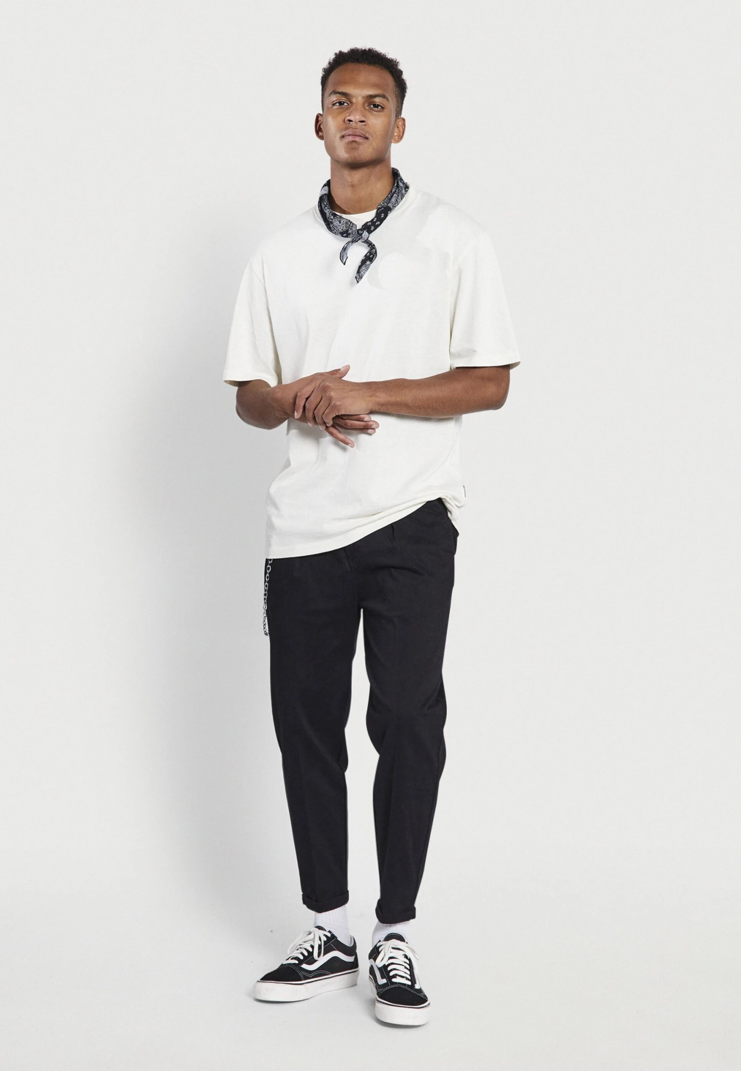 Redefined Rebel Lee Cropped PantsPantaloniBlack Uomo Pantaloni R0622E00V-Q11 6 Redefined Rebel Lee Cropped PantsPantaloniBlack Uomo Pantaloni R0622E00V-Q11 - immagine 4