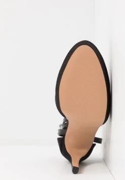 Even&Odd DecolletéBlack Donna Tacchi Alti EV411B071-Q11 -Anna Field in Italia 4526c0a92be745808fe0d308dec14362