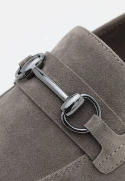 Pier One Mocassini ElegantiGrey Uomo Scarpe Eleganti PI912C0A1-C11 13 Pier One Mocassini ElegantiGrey Uomo Scarpe Eleganti PI912C0A1-C11 -Anna Field in Italia 4b382e05be2b43eeb36ae982039504e1