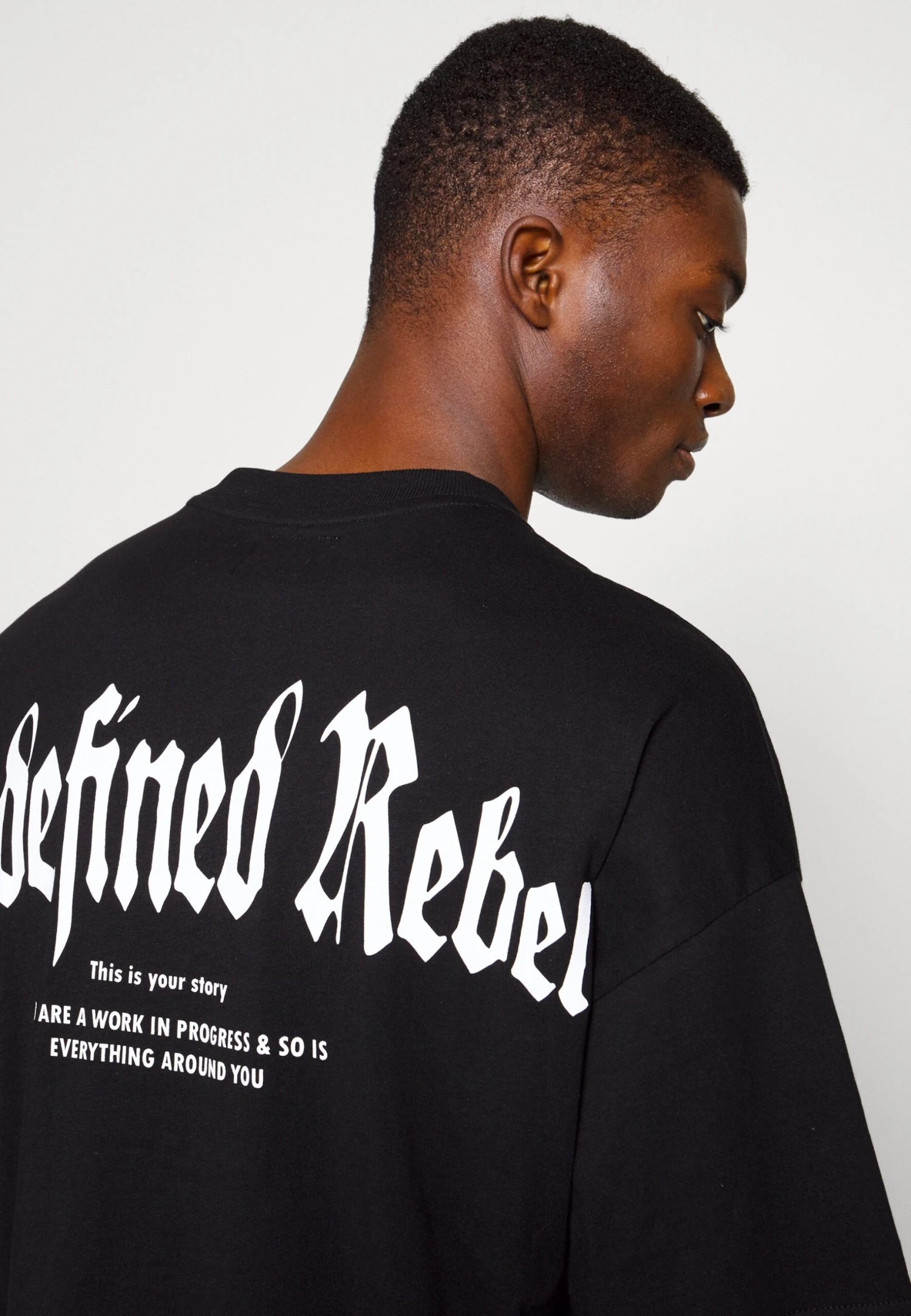 Redefined Rebel Aldo TeeT-Shirt Con StampaBlack Uomo T-shirt E Polo R0622O04H-Q11 6 Redefined Rebel Aldo TeeT-Shirt Con StampaBlack Uomo T-shirt E Polo R0622O04H-Q11 - immagine 4