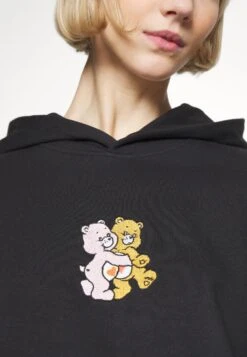 YOURTURN Care Bears UnisexFelpa Con CappuccioBlack Uomo Maglieria E Felpe YO12100WS-Q11 15 YOURTURN Care Bears UnisexFelpa Con CappuccioBlack Uomo Maglieria E Felpe YO12100WS-Q11 -Anna Field in Italia 85a6a7e19e37411a92be79c8580719d2