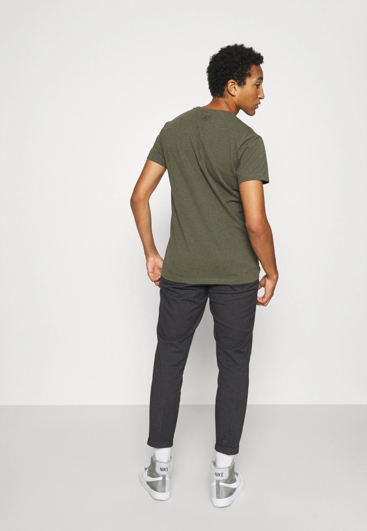 Redefined Rebel RrercanChinoBlack Herringbone Uomo Pantaloni R0622E00Y-C14 5 Redefined Rebel RrercanChinoBlack Herringbone Uomo Pantaloni R0622E00Y-C14 - immagine 3