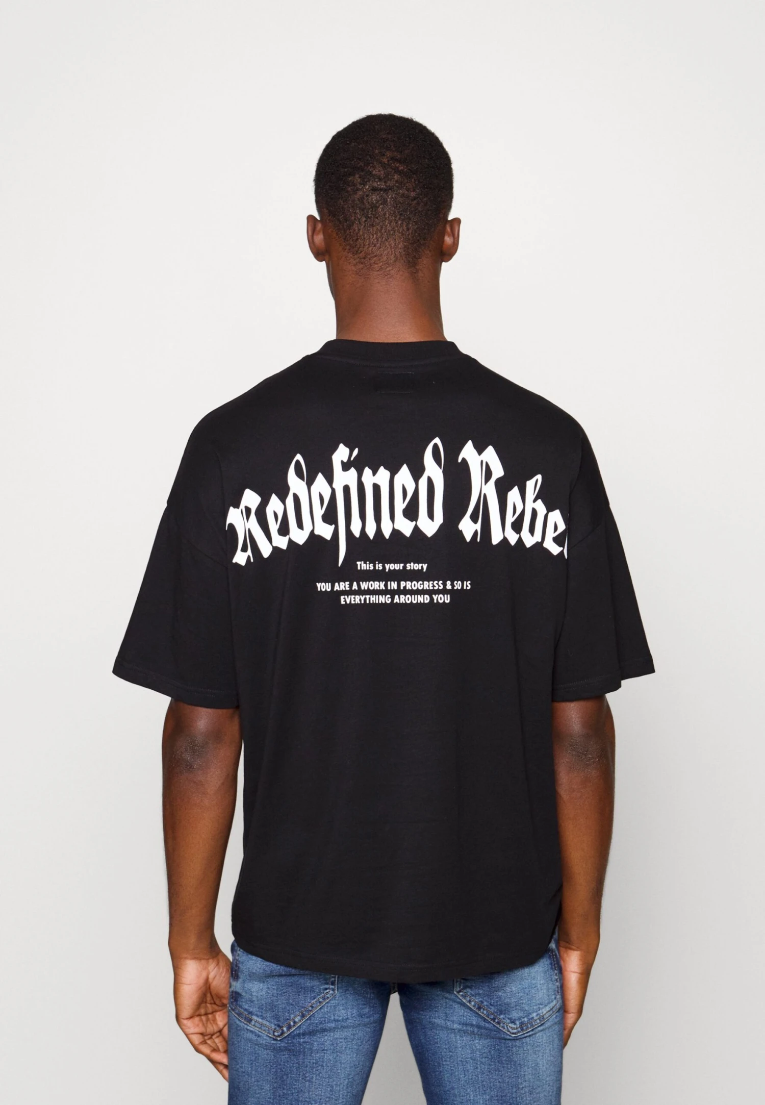 Redefined Rebel Aldo TeeT-Shirt Con StampaBlack Uomo T-shirt E Polo R0622O04H-Q11 5 Redefined Rebel Aldo TeeT-Shirt Con StampaBlack Uomo T-shirt E Polo R0622O04H-Q11 - immagine 3