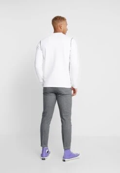 Redefined Rebel RrercanChinoLight Blue Uomo Pantaloni R0622E00Y-K12 -Anna Field in Italia 995b79d03f434610bd92cd40c150a02d