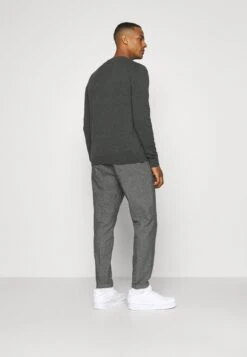 Redefined Rebel RrercanChinoDark Grey Uomo Pantaloni R0622E00Y-C13 -Anna Field in Italia ab76eb47b6234d55ab7a34187950c8b7