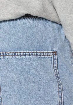 Redefined Rebel Blake UnisexJeans BaggyLight Blue Uomo Jeans R0621006V-K11 13 Redefined Rebel Blake UnisexJeans BaggyLight Blue Uomo Jeans R0621006V-K11 -Anna Field in Italia c4324e20140d48f795dc7acfd0f630bc